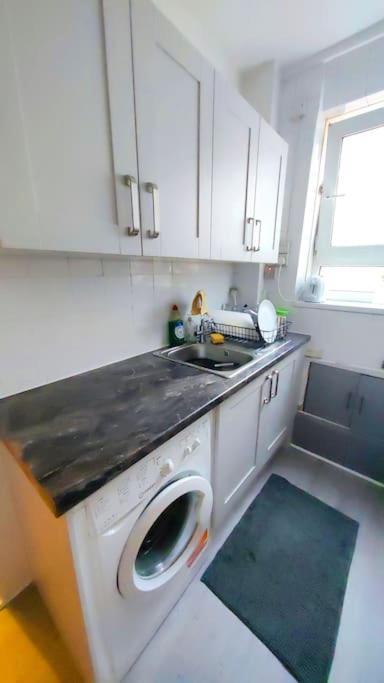Central London Spacious Flat With 2 To 3 Bedrooms エクステリア 写真